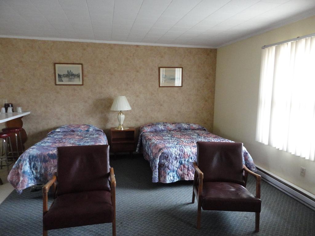 Fonthill Hipwell'S Motel מראה חיצוני תמונה