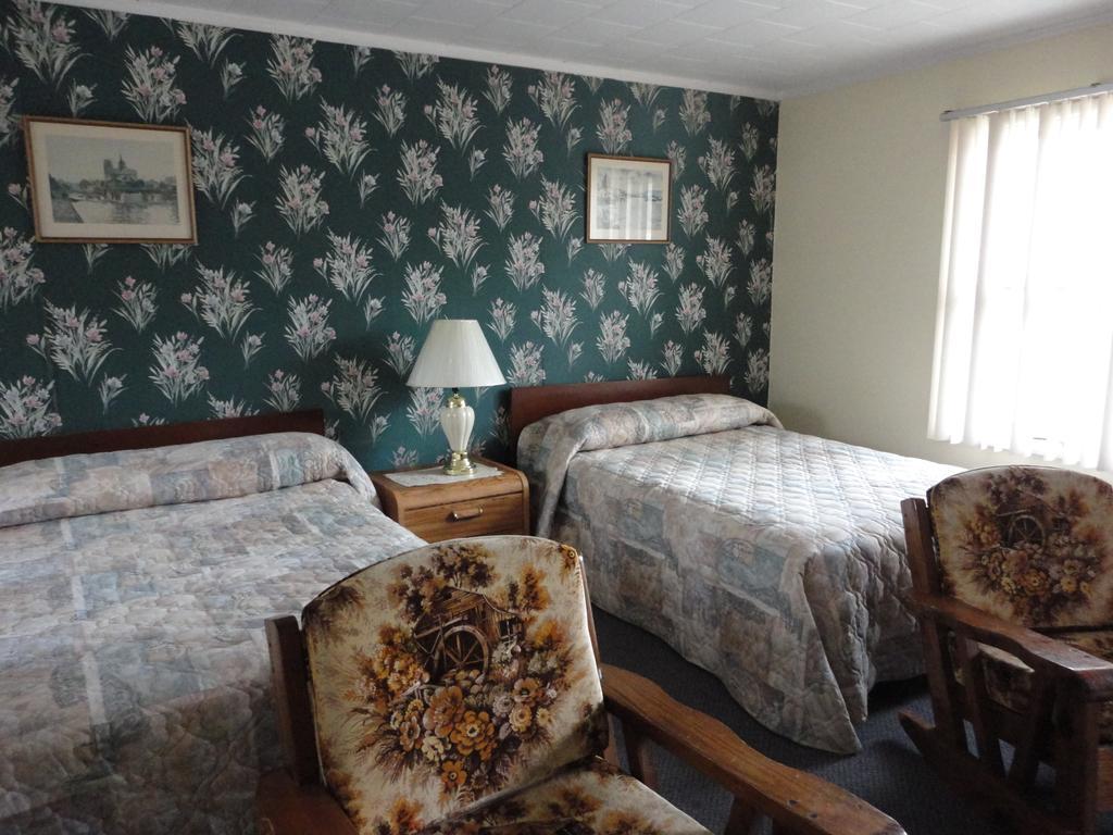 Fonthill Hipwell'S Motel חדר תמונה