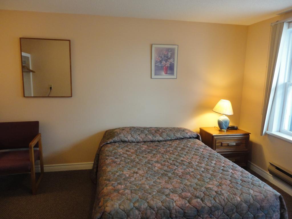 Fonthill Hipwell'S Motel מראה חיצוני תמונה
